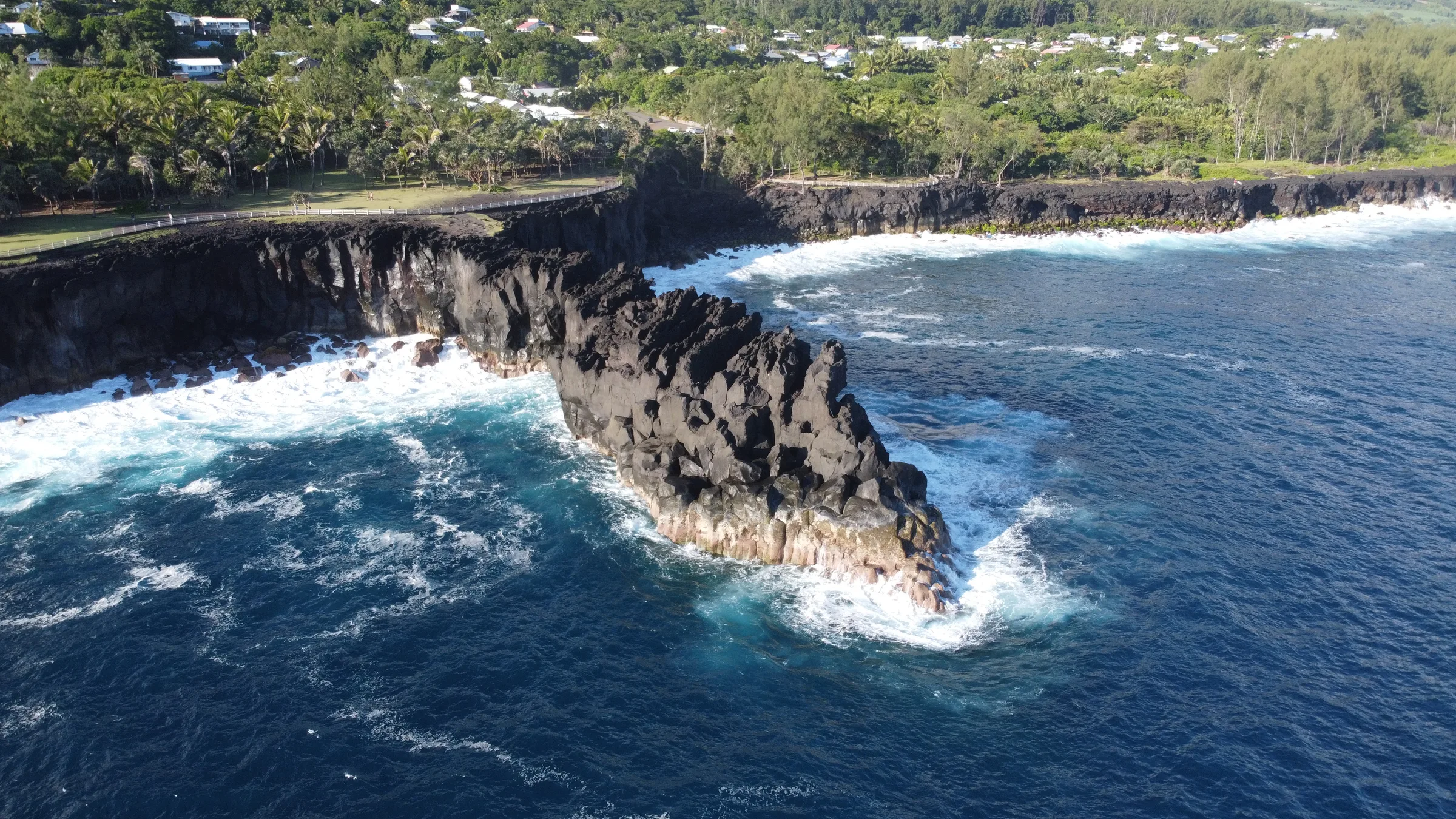 Le littoral volcanique du Cap Méchant, à La Réunion
